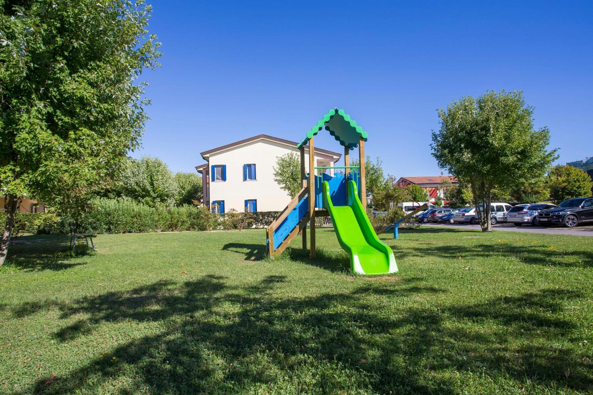 Altanea Residences Con Piscina Caorle Exterior foto