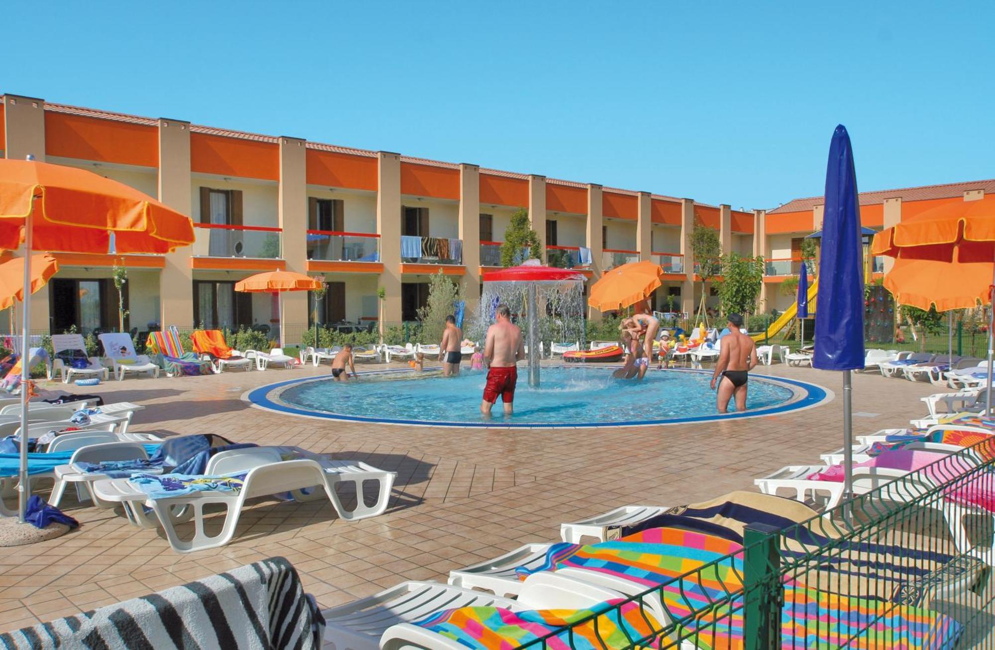 Altanea Residences Con Piscina Caorle Exterior foto